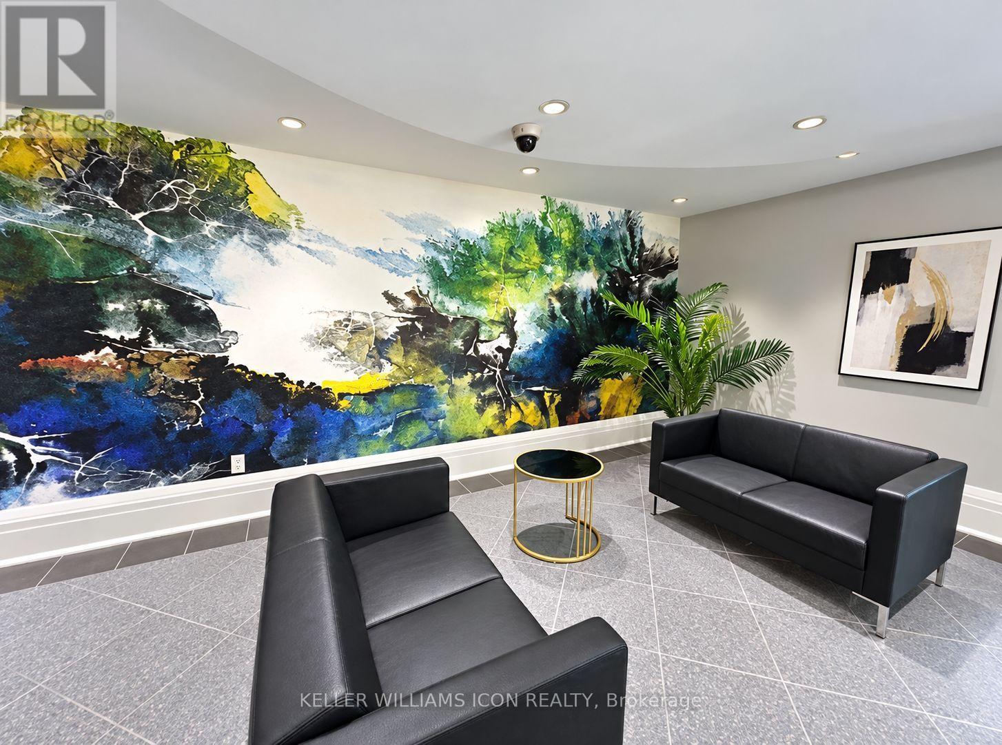 105 - 429 Somerset Street W, Ottawa, Ontario  K2P 2P5 - Photo 3 - X13885072
