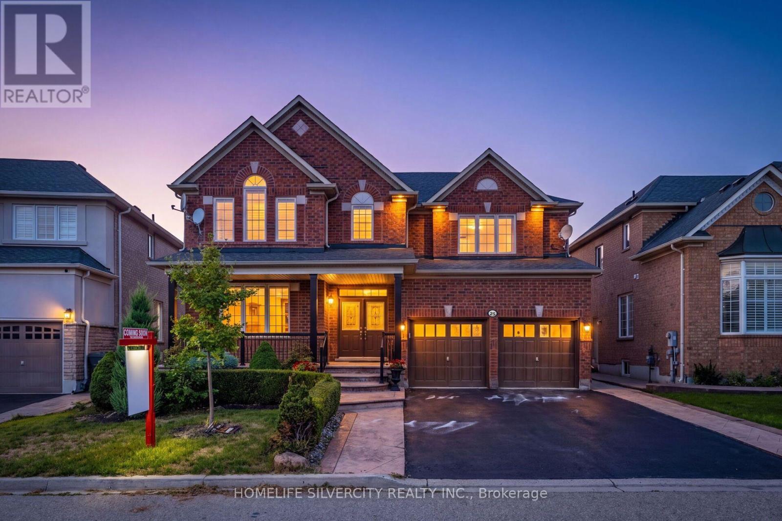25 Van Hoof Crescent, Brampton, Ontario  L6P 1S7 - Photo 2 - W13885078