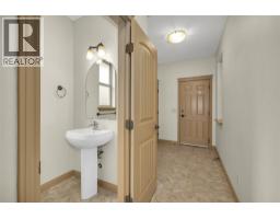 5438 Farron Street, Kelowna, British Columbia V1W 5A6 - Photo 13 - 10398029