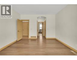 5438 Farron Street, Kelowna, British Columbia V1W 5A6 - Photo 16 - 10398029