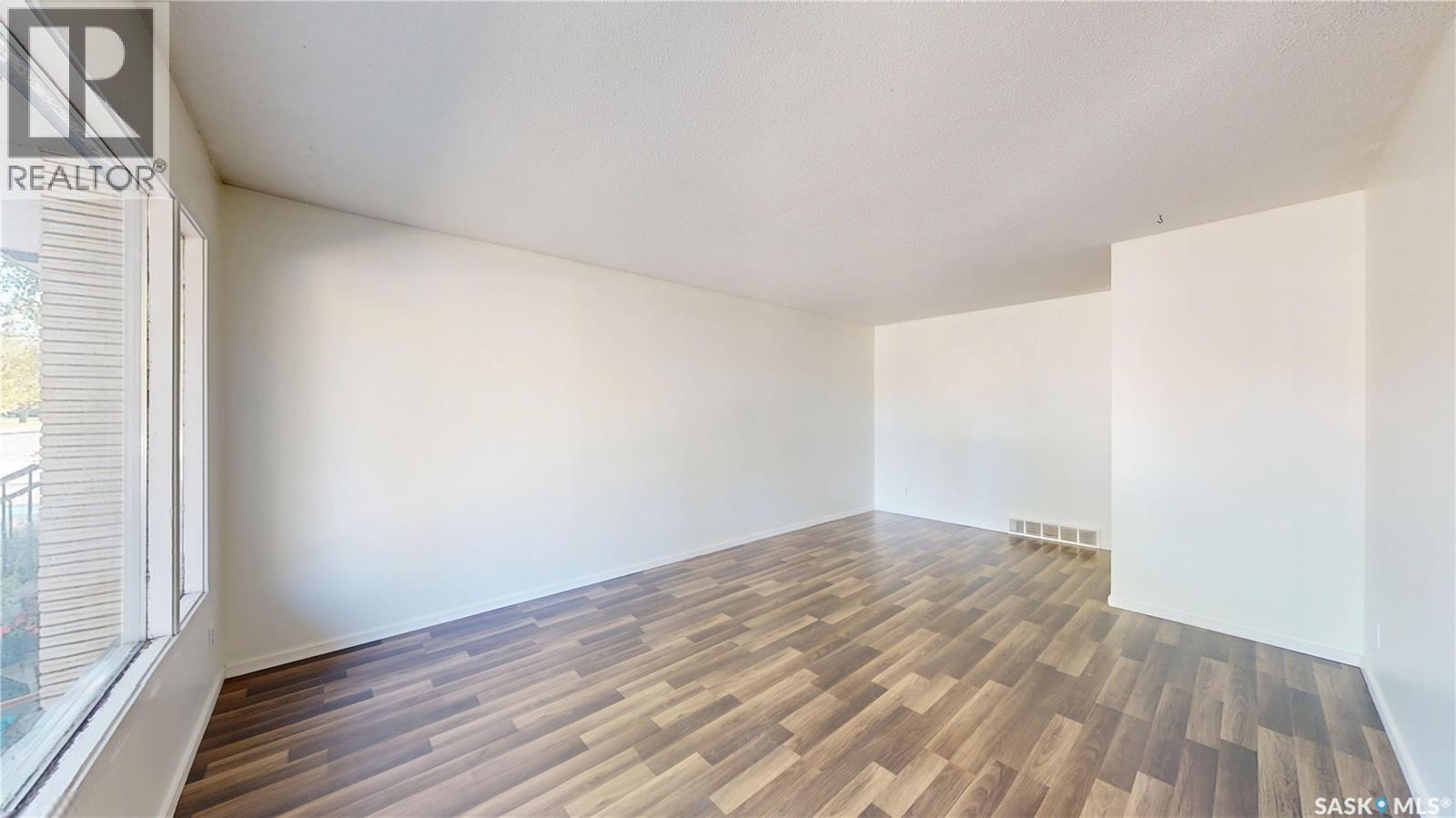 4 Carleton Drive, Saskatoon, Saskatchewan  S7H 3N6 - Photo 3 - SK050008