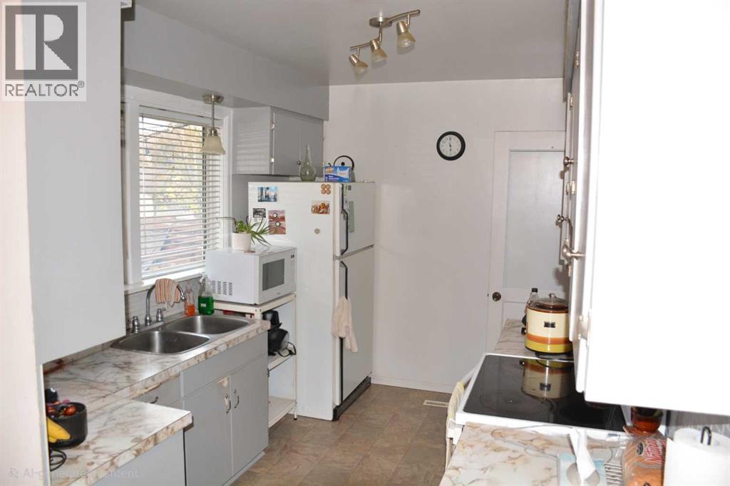 9526 86 Avenue Peace River Alberta Canada T8S1G5 3