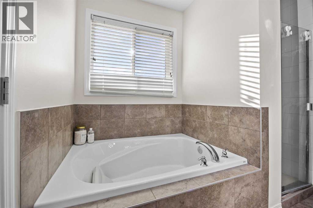 111 Windbrook Manor SW, Airdrie, Alberta  T4B 3X2 - Photo 32 - A2342831