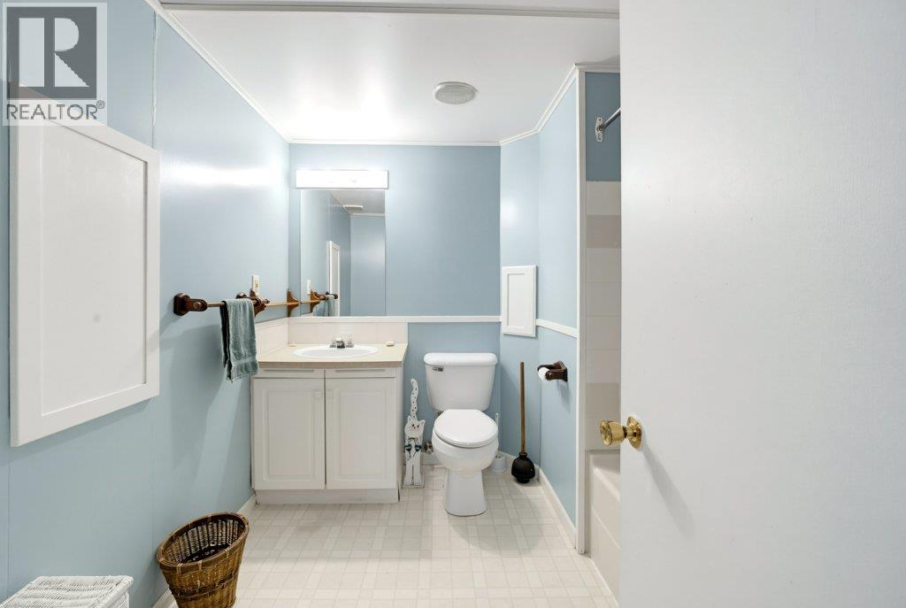 2457 Centennial Drive, Blind Bay, British Columbia  V0E 1H2 - Photo 37 - 10402779