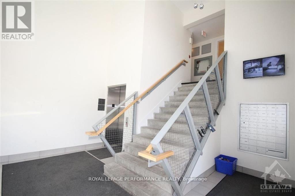 301 - 360 Cumberland Street, Ottawa, Ontario  K1N 0B1 - Photo 4 - X13885112