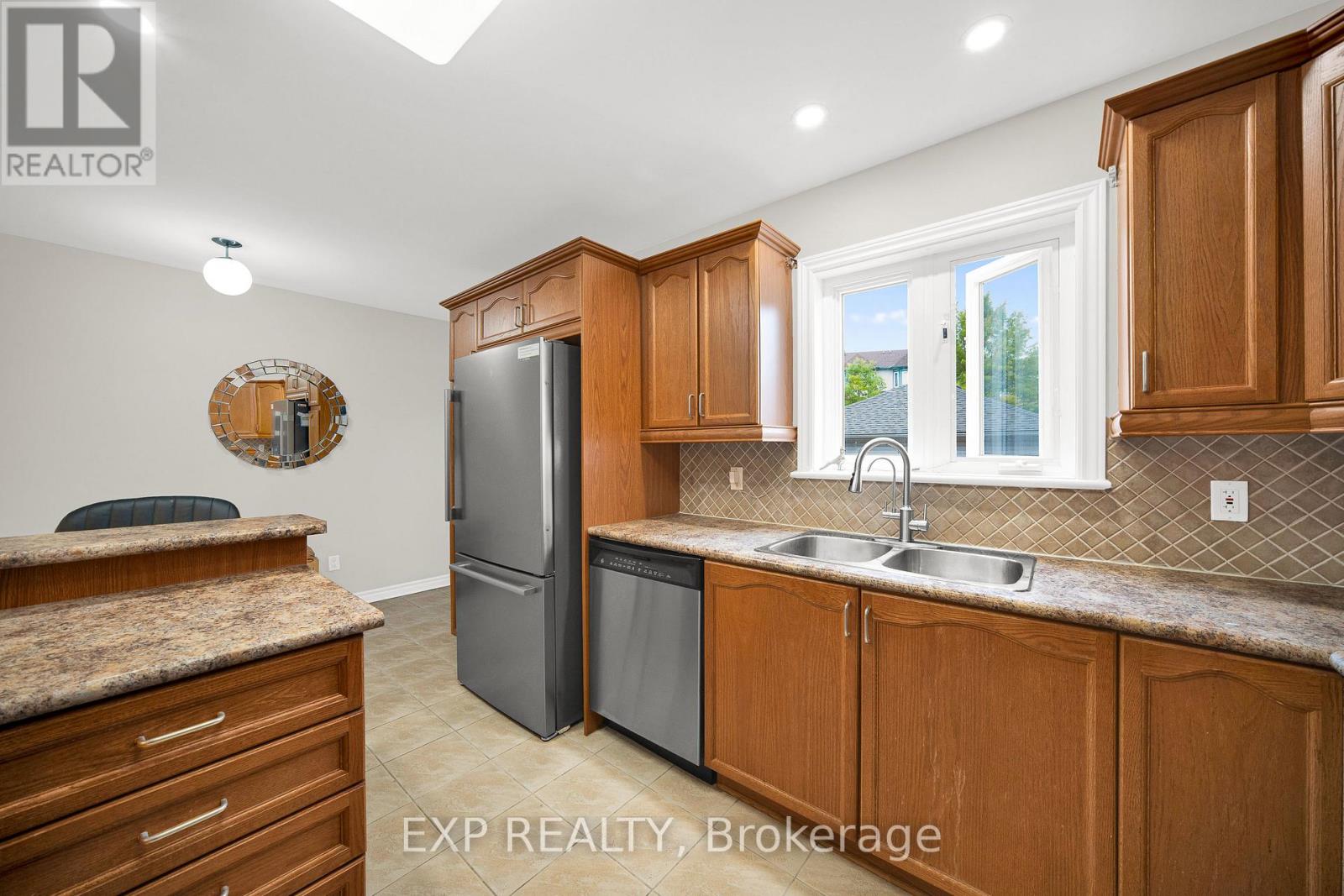 223 Monterey Drive, Ottawa, Ontario  K2H 7B1 - Photo 12 - X13885140