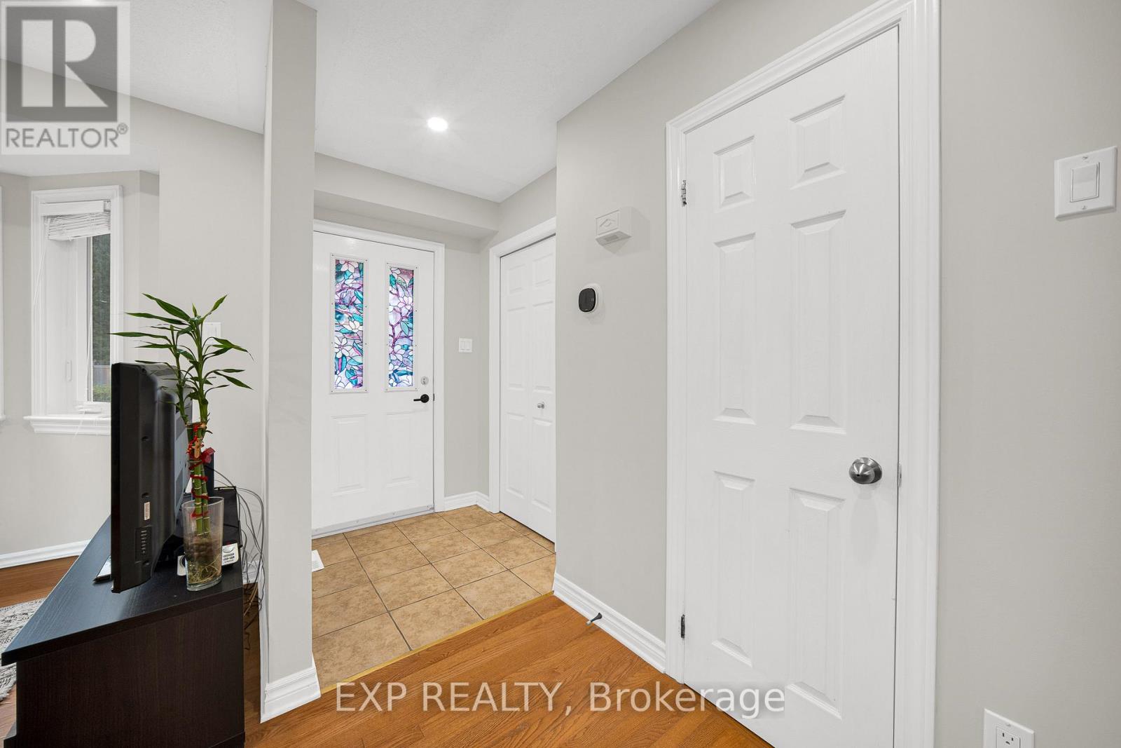 223 Monterey Drive, Ottawa, Ontario  K2H 7B1 - Photo 2 - X13885140