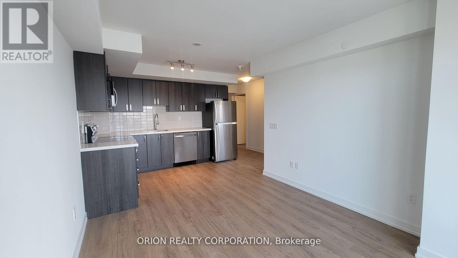 1111 - 1435 Celebration Drive, Pickering, Ontario  L1W 0C4 - Photo 3 - E13885122