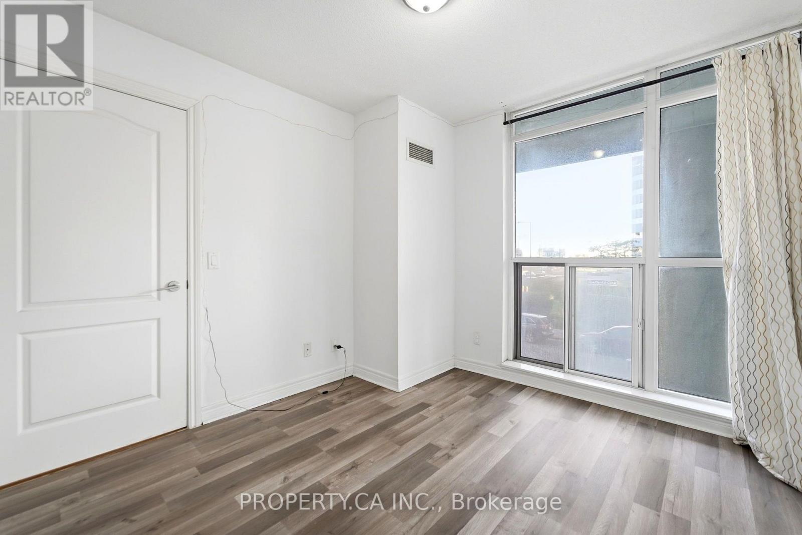 203 - 70 Town Centre Court, Toronto, Ontario  M1P 0B2 - Photo 15 - E13885128