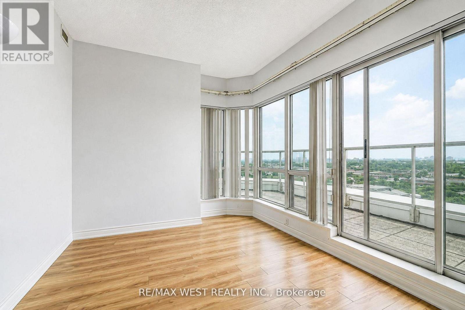 Ph103 - 8 Lee Centre Drive, Toronto, Ontario  M1H 3H8 - Photo 7 - E13885136