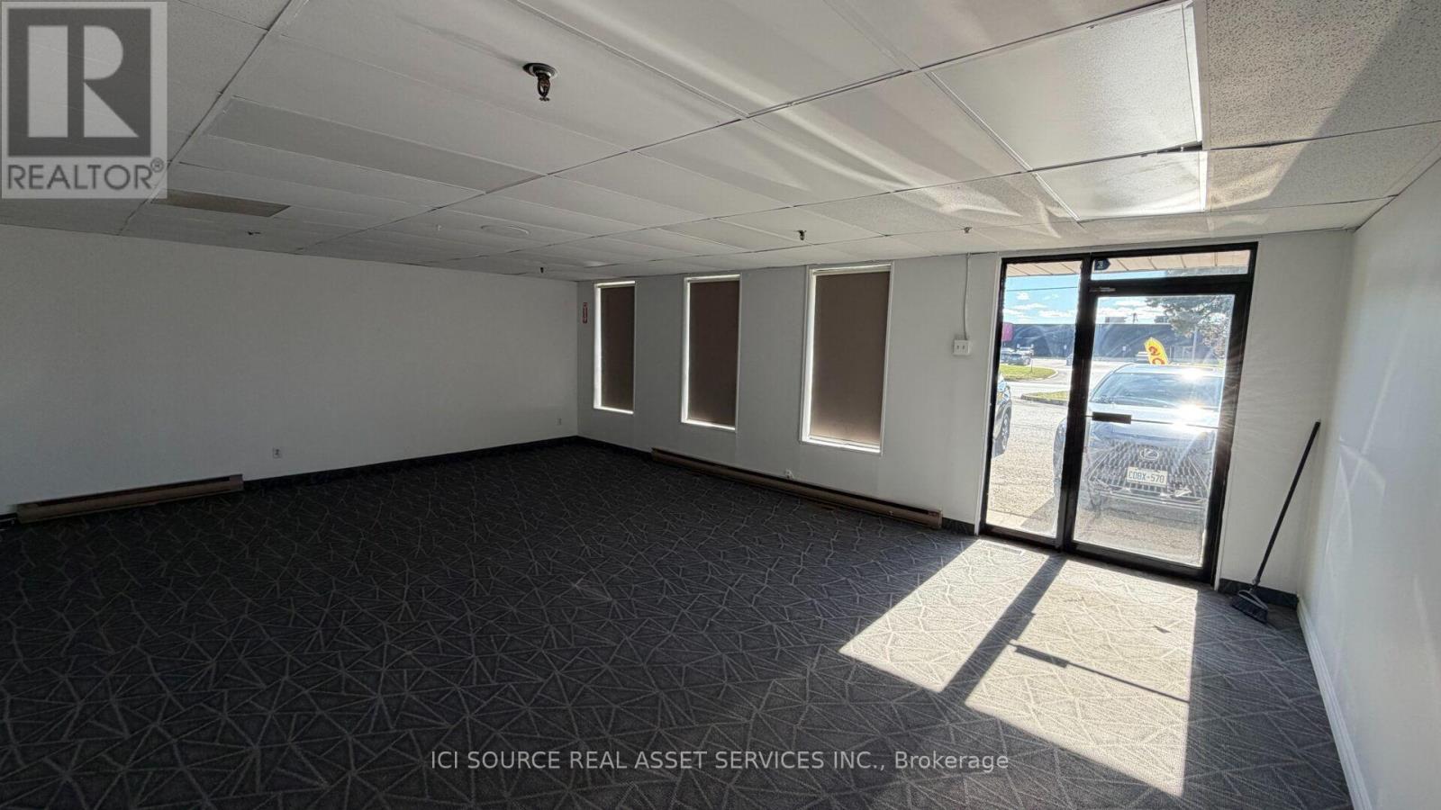 10 - 270 Rutherford Road S, Brampton, Ontario  L6W 3K7 - Photo 2 - W13885126