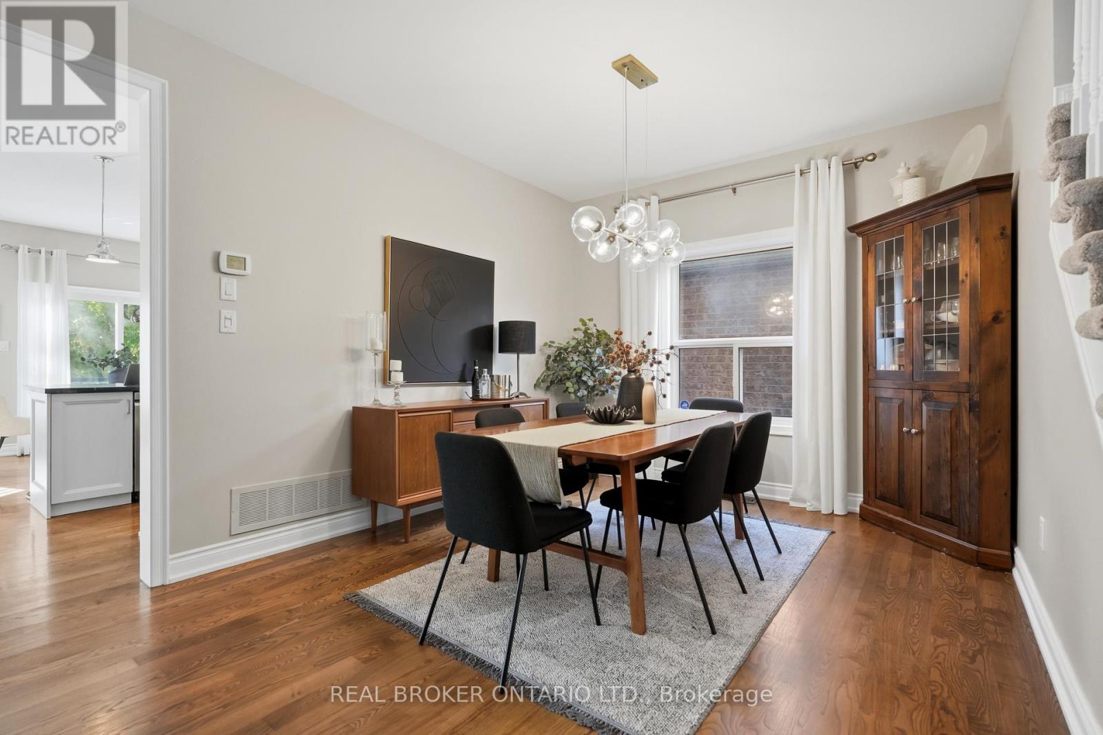 5230 Rome Crescent, Burlington, Ontario  L7L 7B7 - Photo 8 - W13885144