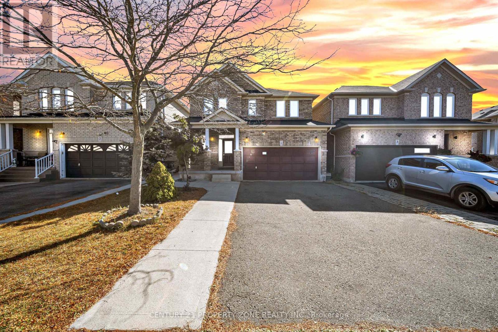 5 Senwood Street, Brampton, Ontario  L7A 3S6 - Photo 3 - W13884934