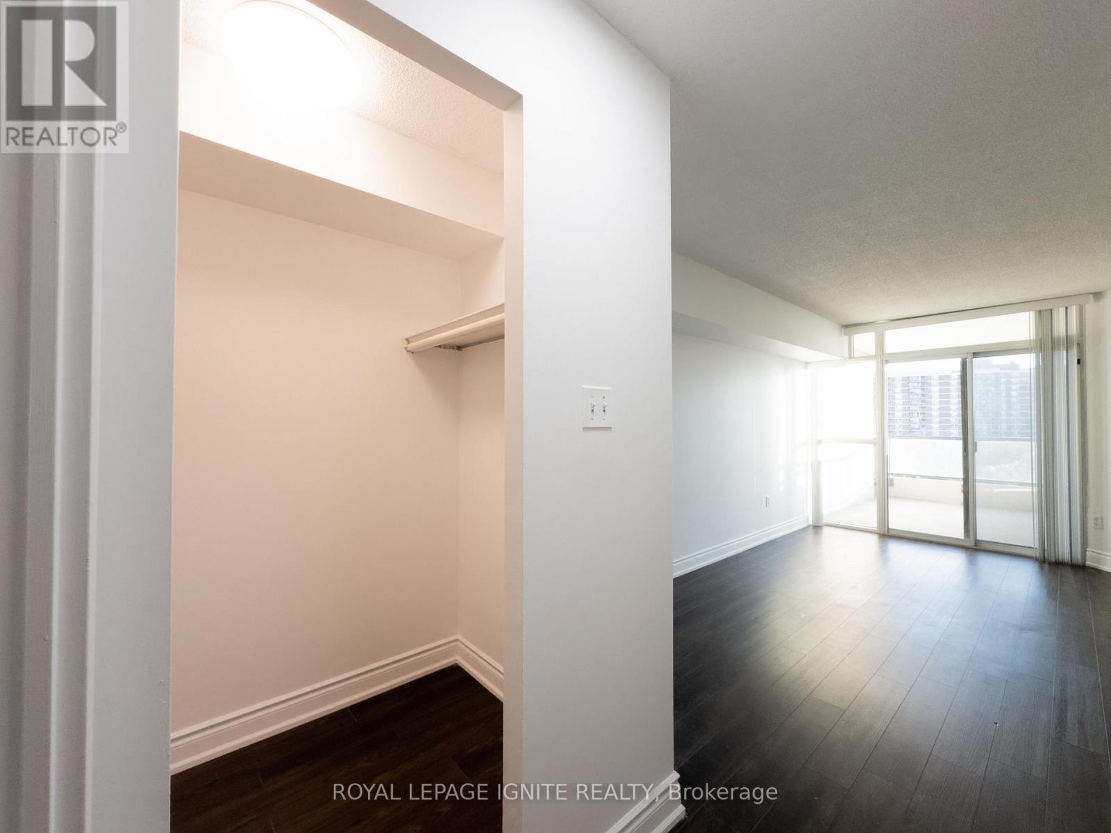 1010 - 5 Rowntree Road, Toronto, Ontario  M9V 5G9 - Photo 13 - W13884956