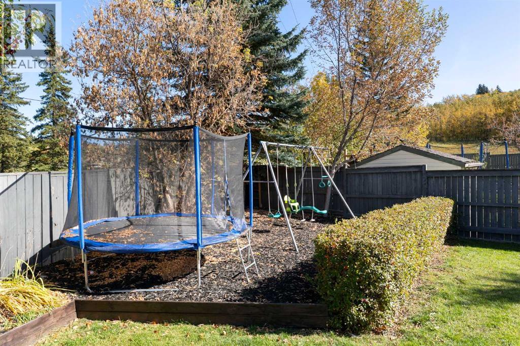 127 Edgewood Drive Nw, Calgary, Alberta  T3A 2T3 - Photo 43 - A2350763