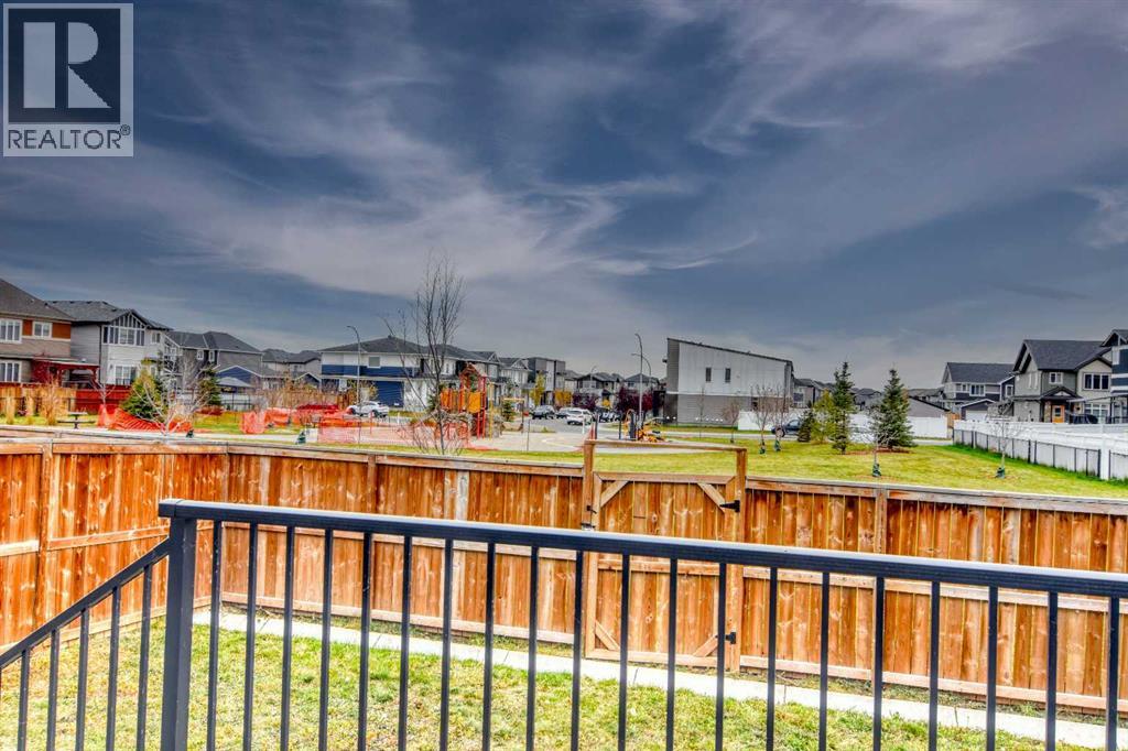 156 Savanna Way NE
