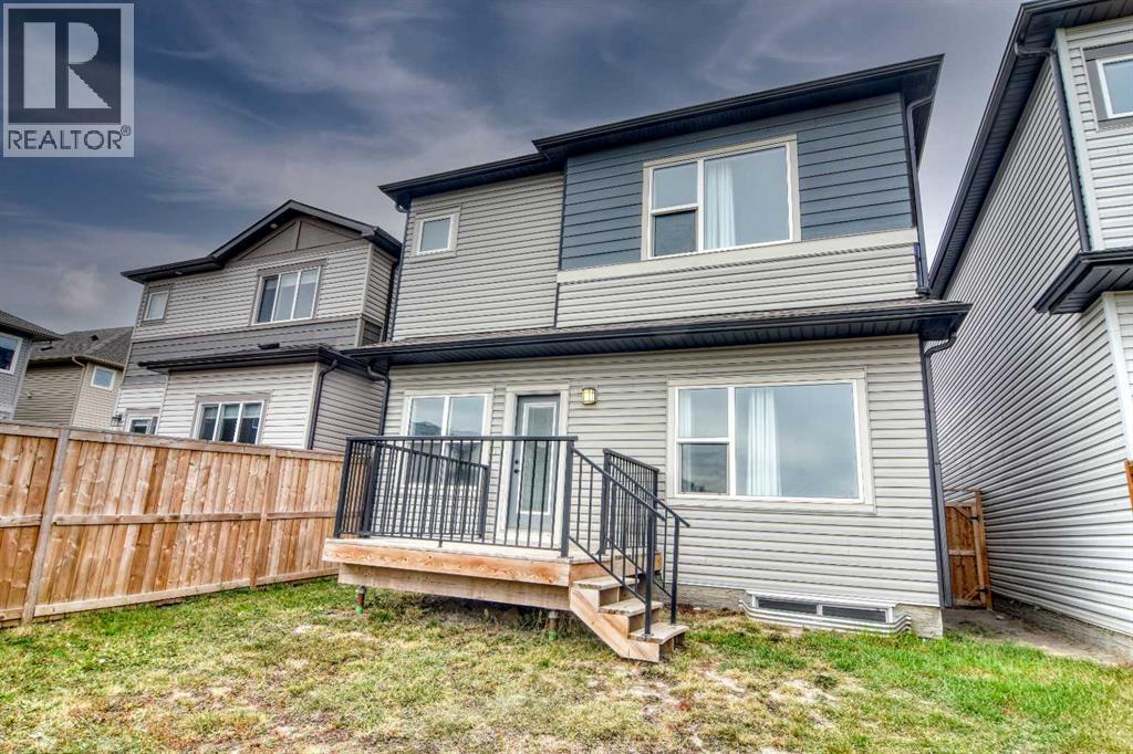 156 Savanna Way NE
