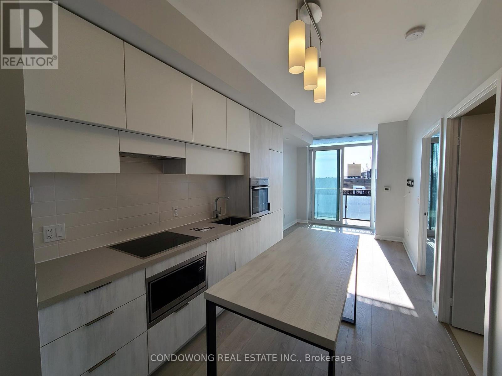 3704 - 8 EGLINTON AVENUE E, Toronto, Ontario