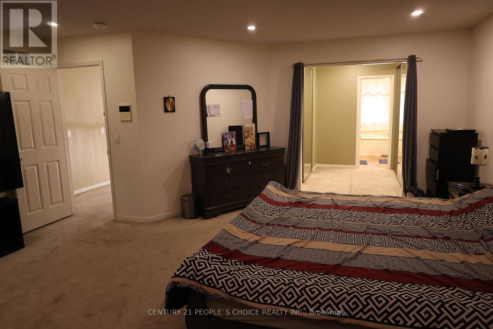 22 Novella Place, Brampton, Ontario  L6S 5X1 - Photo 12 - W13885176