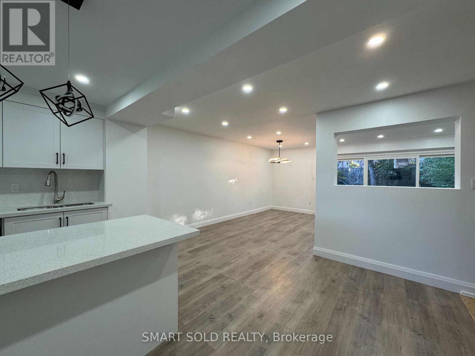4082 Pheasant Run, Mississauga, Ontario  L5L 2C1 - Photo 8 - W13885202
