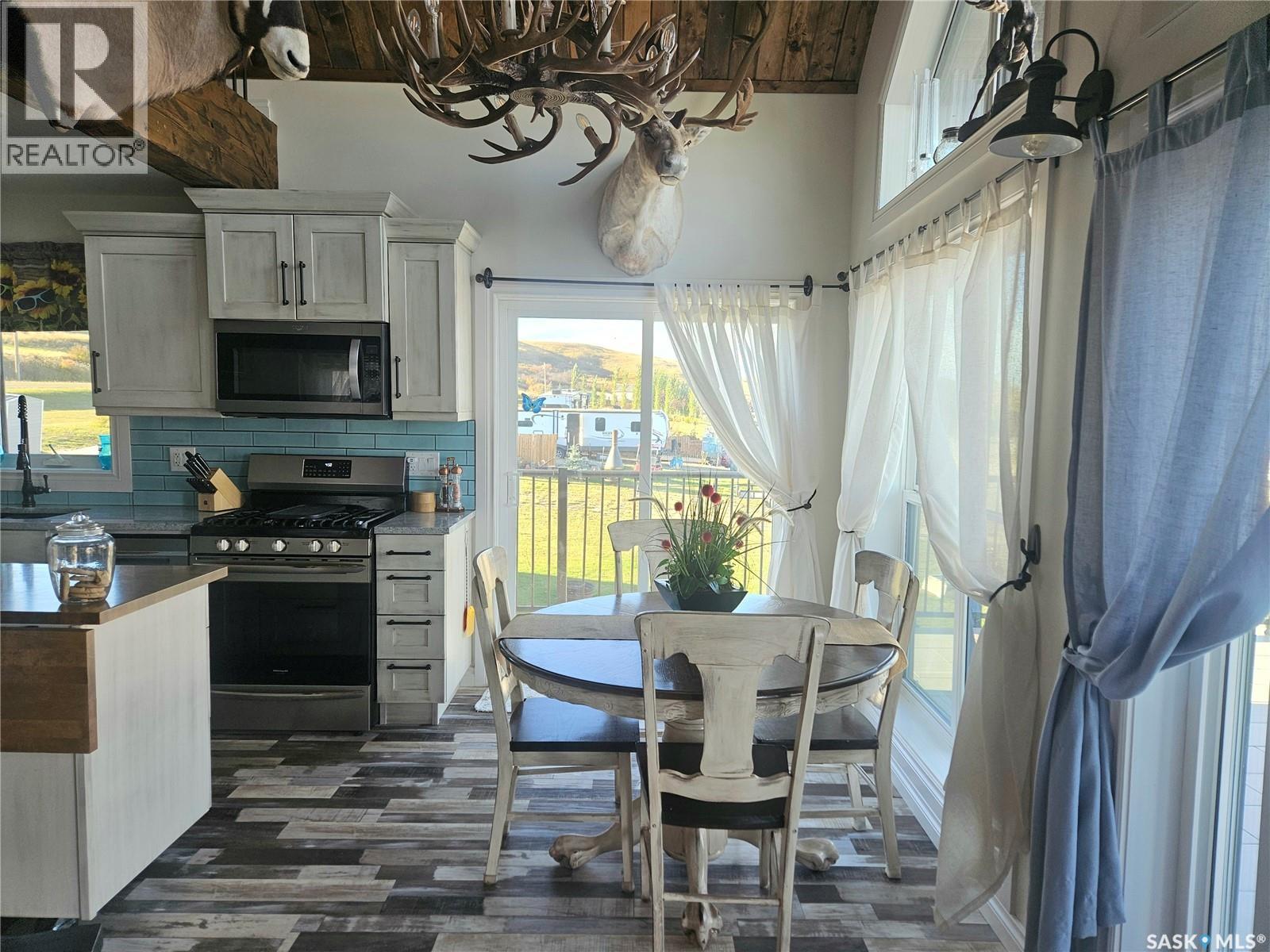 203 Hillcrest Place, Lac Pelletier Rm No. 107, Saskatchewan  S0N 2Y0 - Photo 10 - SK050838