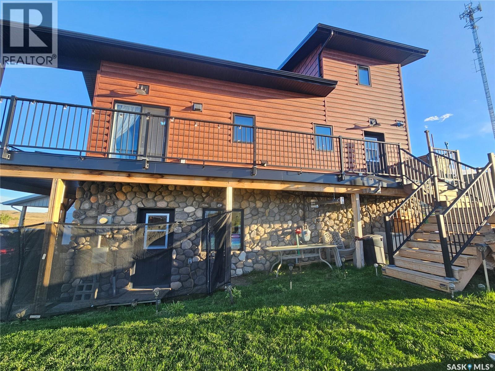 203 Hillcrest Place, Lac Pelletier Rm No. 107, Saskatchewan  S0N 2Y0 - Photo 3 - SK050838