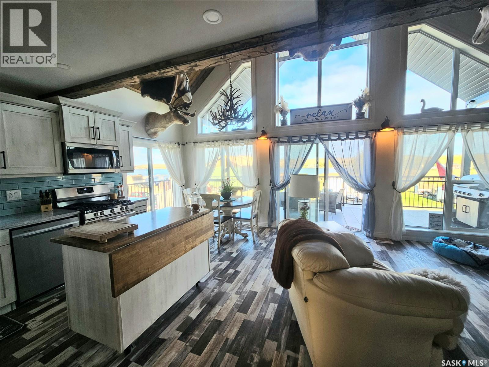 203 Hillcrest Place, Lac Pelletier Rm No. 107, Saskatchewan  S0N 2Y0 - Photo 9 - SK050838
