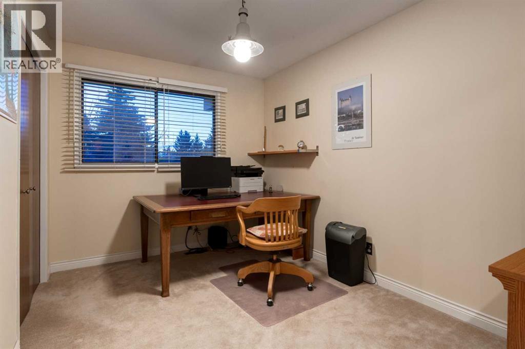 544 Brookmere Crescent SW, Calgary, Alberta  T2W 2R4 - Photo 26 - A2334460