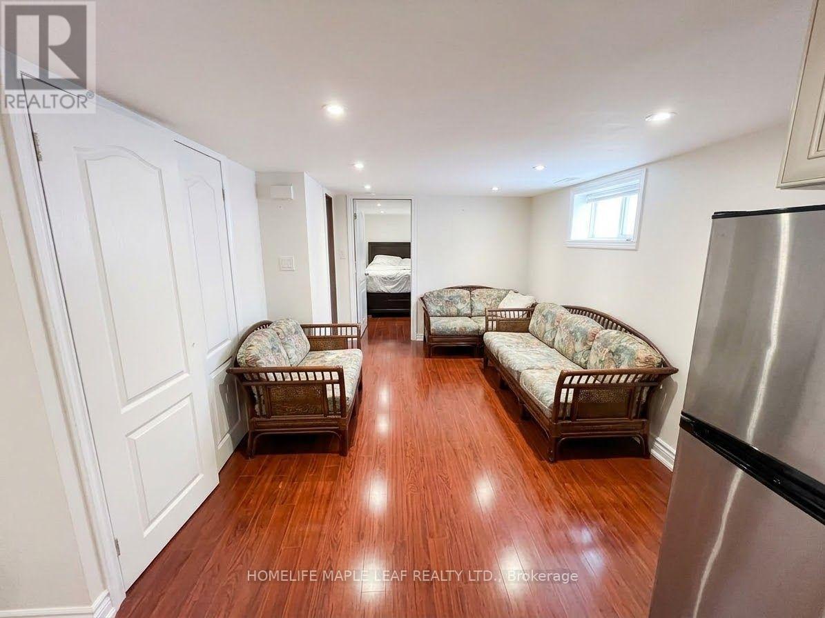 600 Oakwood Avenue, Toronto, Ontario M6E 2X8 - Photo 17 - C13885278