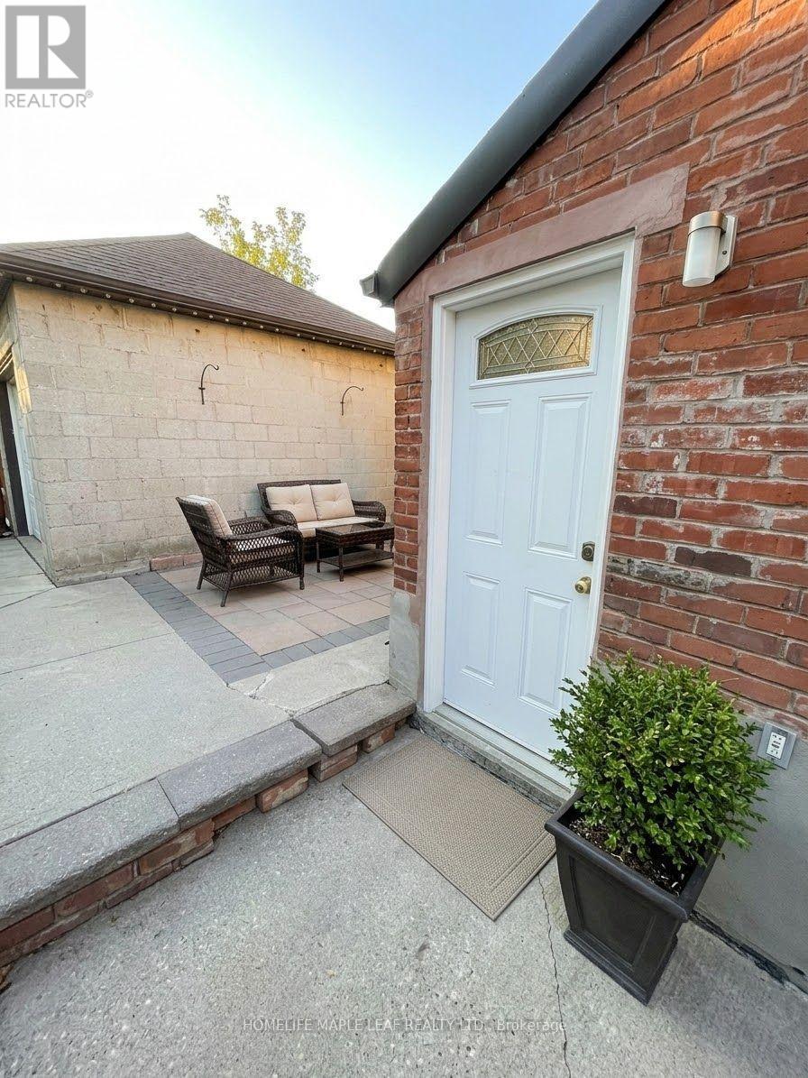 600 Oakwood Avenue, Toronto, Ontario M6E 2X8 - Photo 31 - C13885278