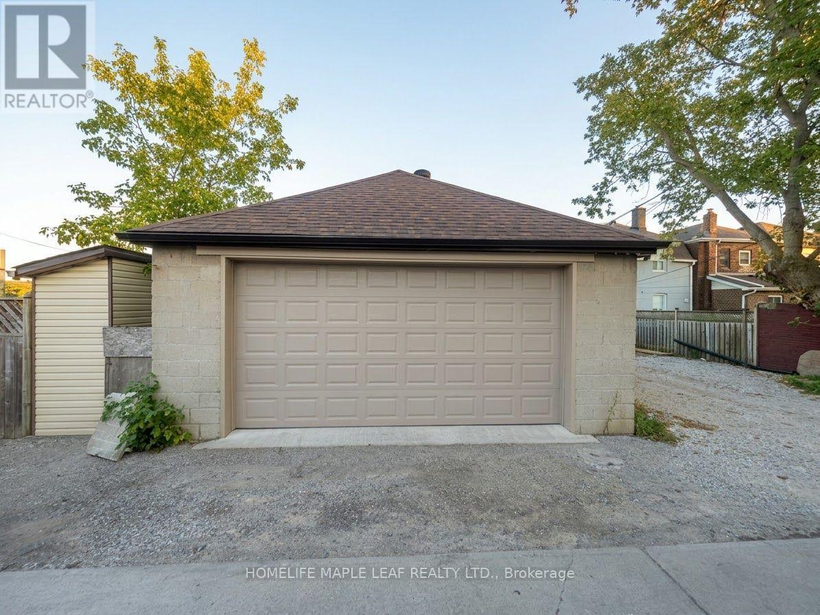 600 Oakwood Avenue, Toronto, Ontario M6E 2X8 - Photo 33 - C13885278