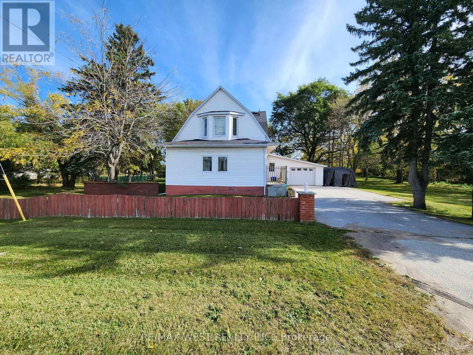 5427 Yonge Street, Innisfil, Ontario L0L 1R0 - Photo 2 - N13885266