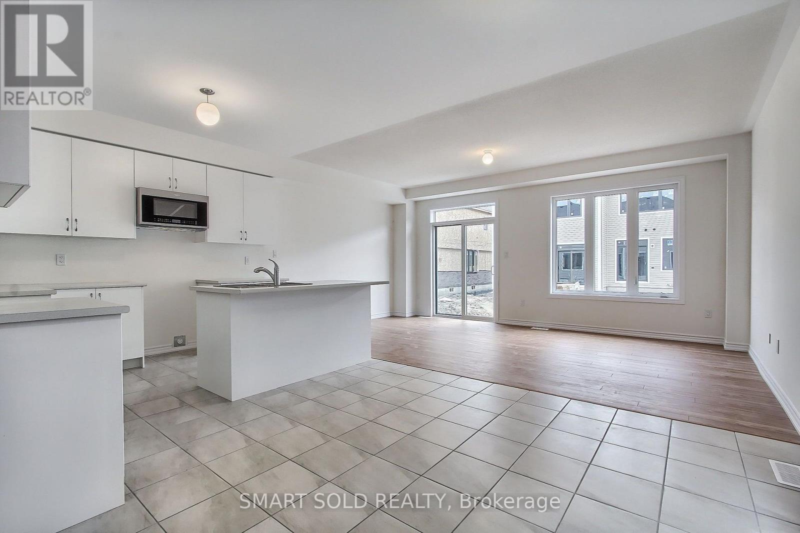 15 Durham Avenue, Barrie, Ontario  L9J 0W7 - Photo 12 - S13885246