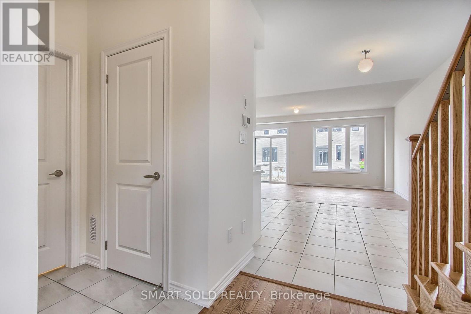 15 Durham Avenue, Barrie, Ontario  L9J 0W7 - Photo 7 - S13885246