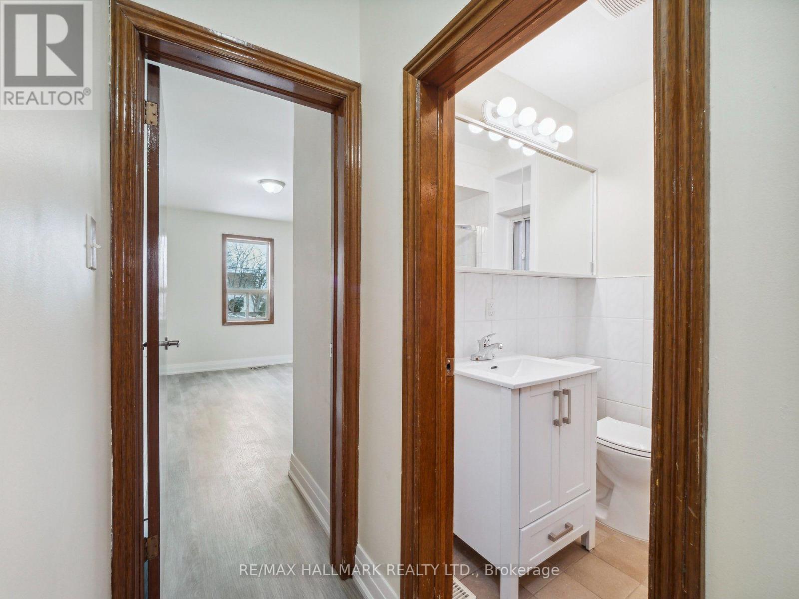 1132 Glengrove Avenue, Toronto, Ontario  M6B 2K4 - Photo 15 - W13850052