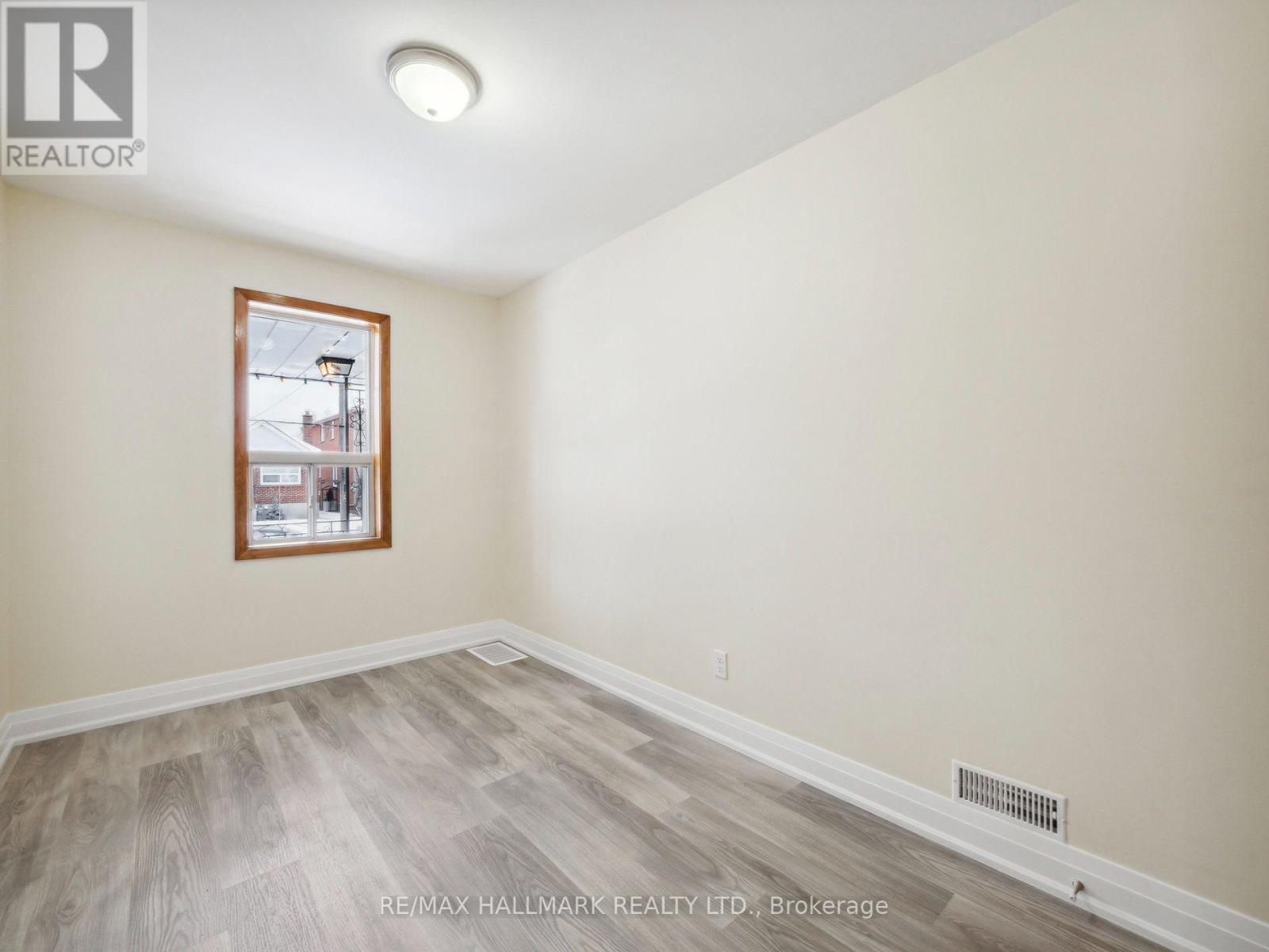 1132 Glengrove Avenue, Toronto, Ontario  M6B 2K4 - Photo 23 - W13850052