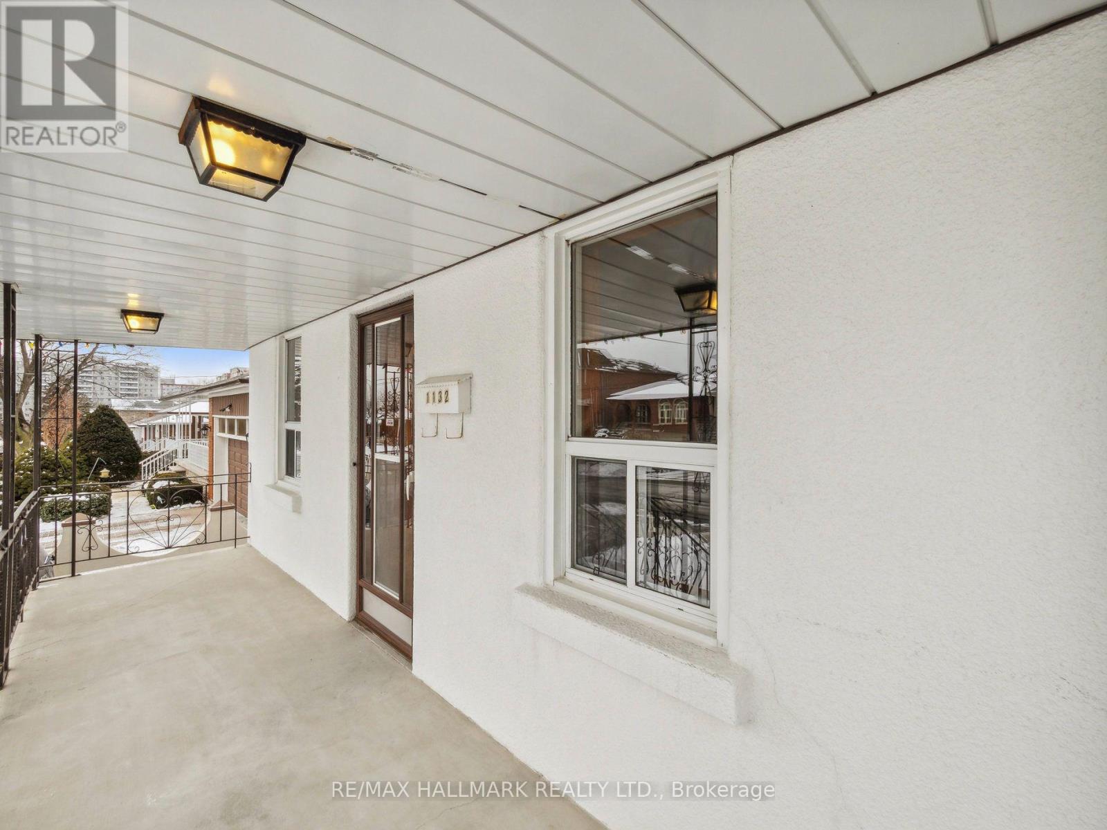 1132 Glengrove Avenue, Toronto, Ontario  M6B 2K4 - Photo 35 - W13850052