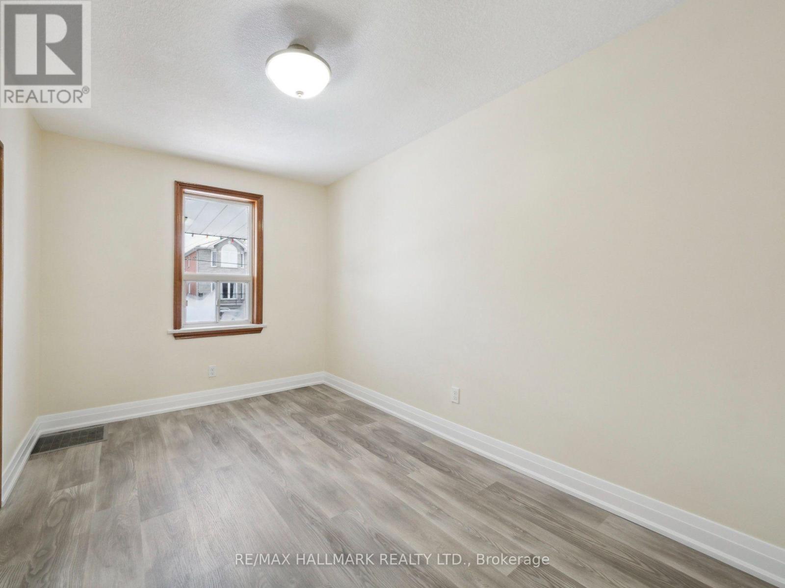 1132 Glengrove Avenue, Toronto, Ontario  M6B 2K4 - Photo 4 - W13850052