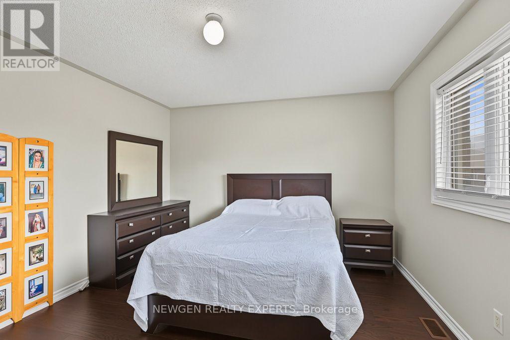 43 Lone Rock Circle, Brampton, Ontario  L6P 0K4 - Photo 27 - W13885240