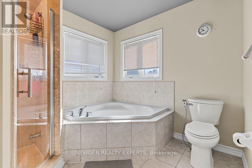 43 Lone Rock Circle, Brampton, Ontario  L6P 0K4 - Photo 32 - W13885240