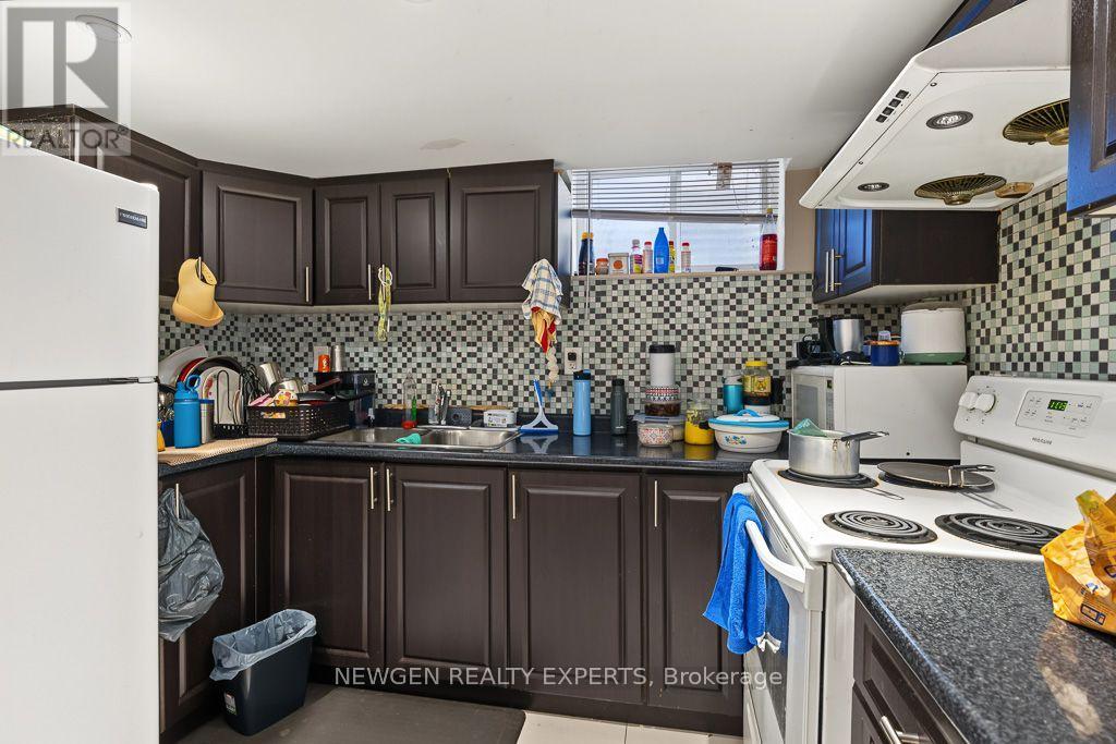 43 Lone Rock Circle, Brampton, Ontario  L6P 0K4 - Photo 38 - W13885240