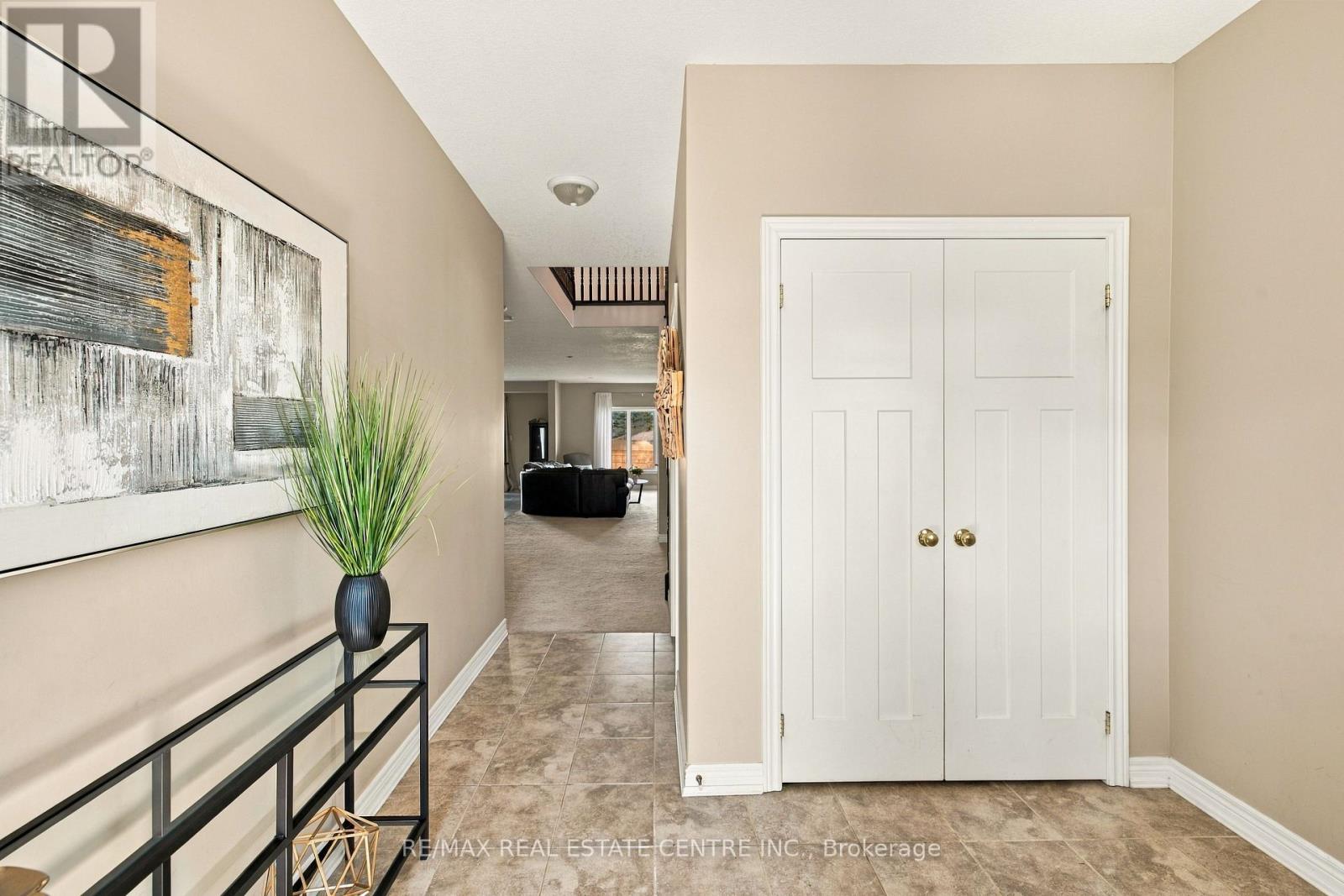 51 Laverty Crescent, Orangeville, Ontario  L9W 6S9 - Photo 4 - W13885296