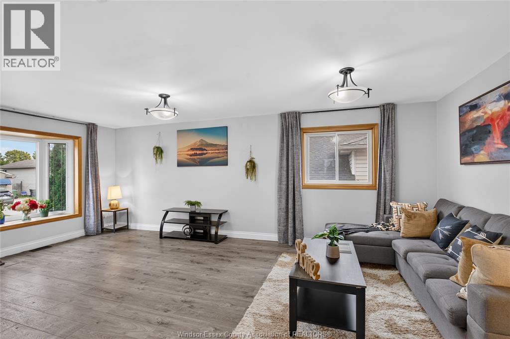 2705 Robert, Windsor, Ontario  N8W 5L9 - Photo 7 - 26024995