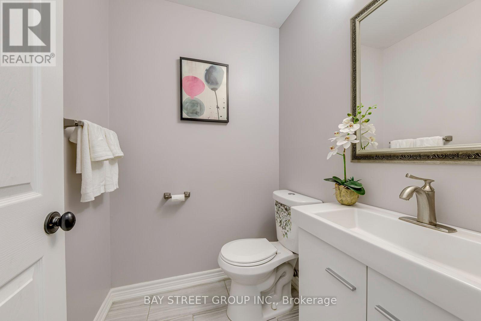 213 Littlewood Drive, Oakville, Ontario  L6H 6T8 - Photo 13 - W13885310