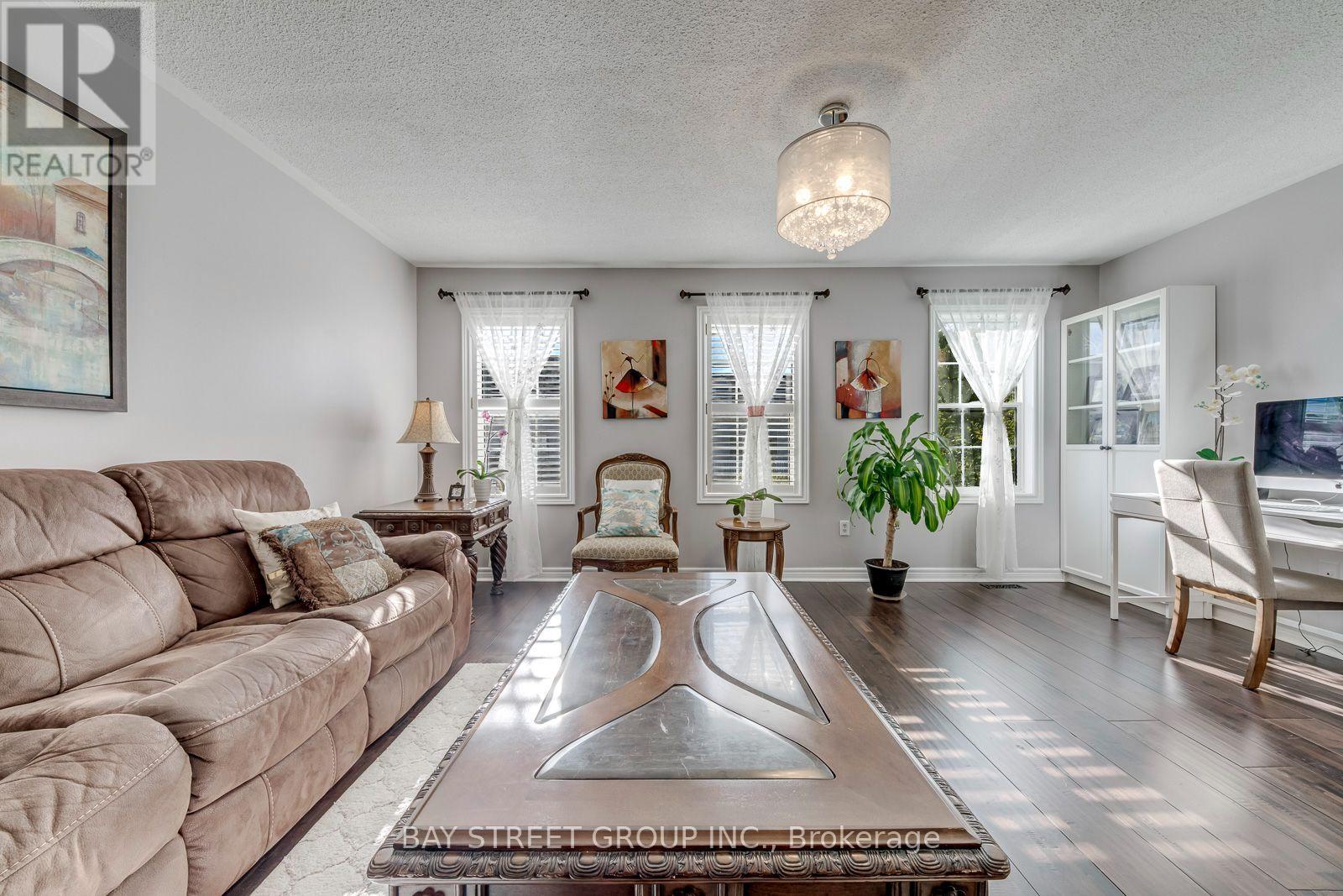 213 Littlewood Drive, Oakville, Ontario  L6H 6T8 - Photo 16 - W13885310