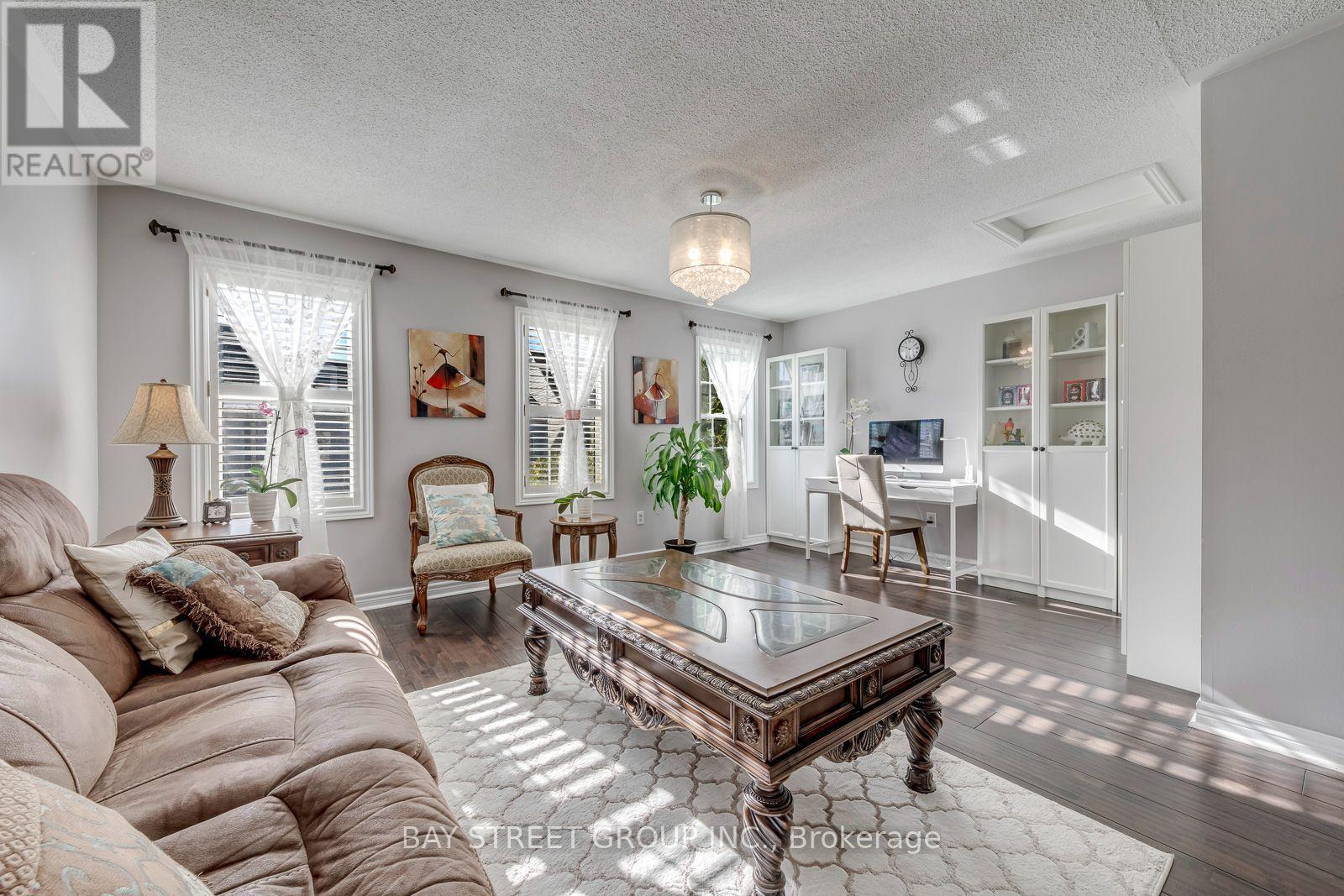 213 Littlewood Drive, Oakville, Ontario  L6H 6T8 - Photo 18 - W13885310
