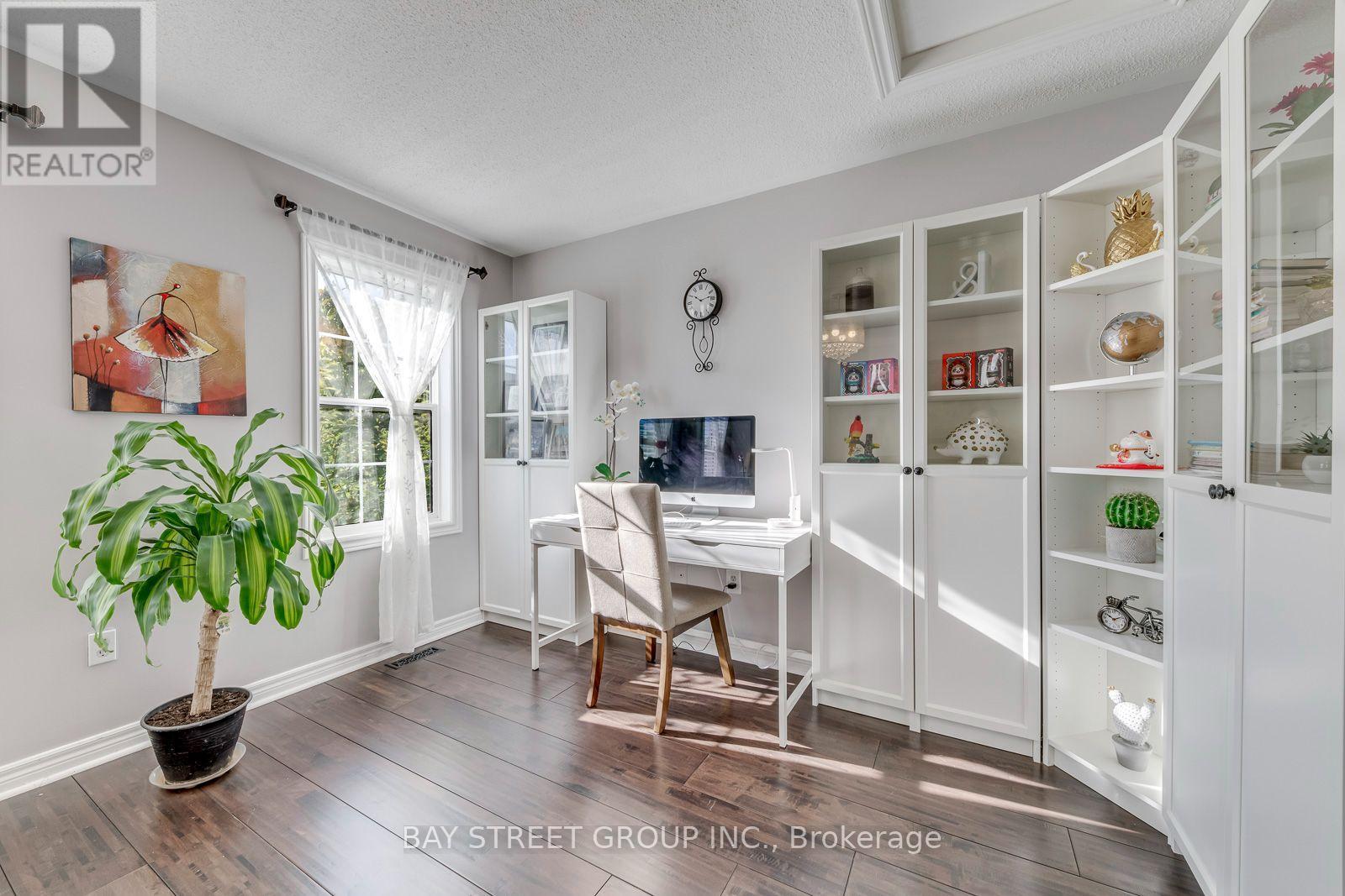 213 Littlewood Drive, Oakville, Ontario  L6H 6T8 - Photo 19 - W13885310