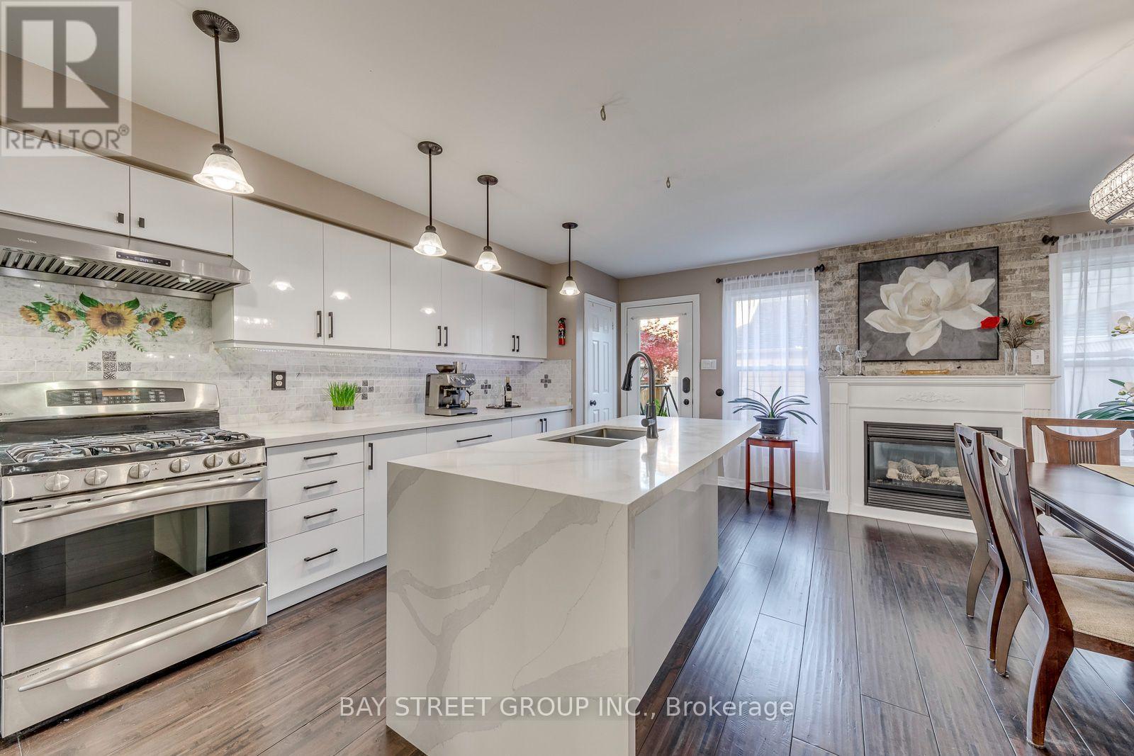 213 Littlewood Drive, Oakville, Ontario  L6H 6T8 - Photo 8 - W13885310