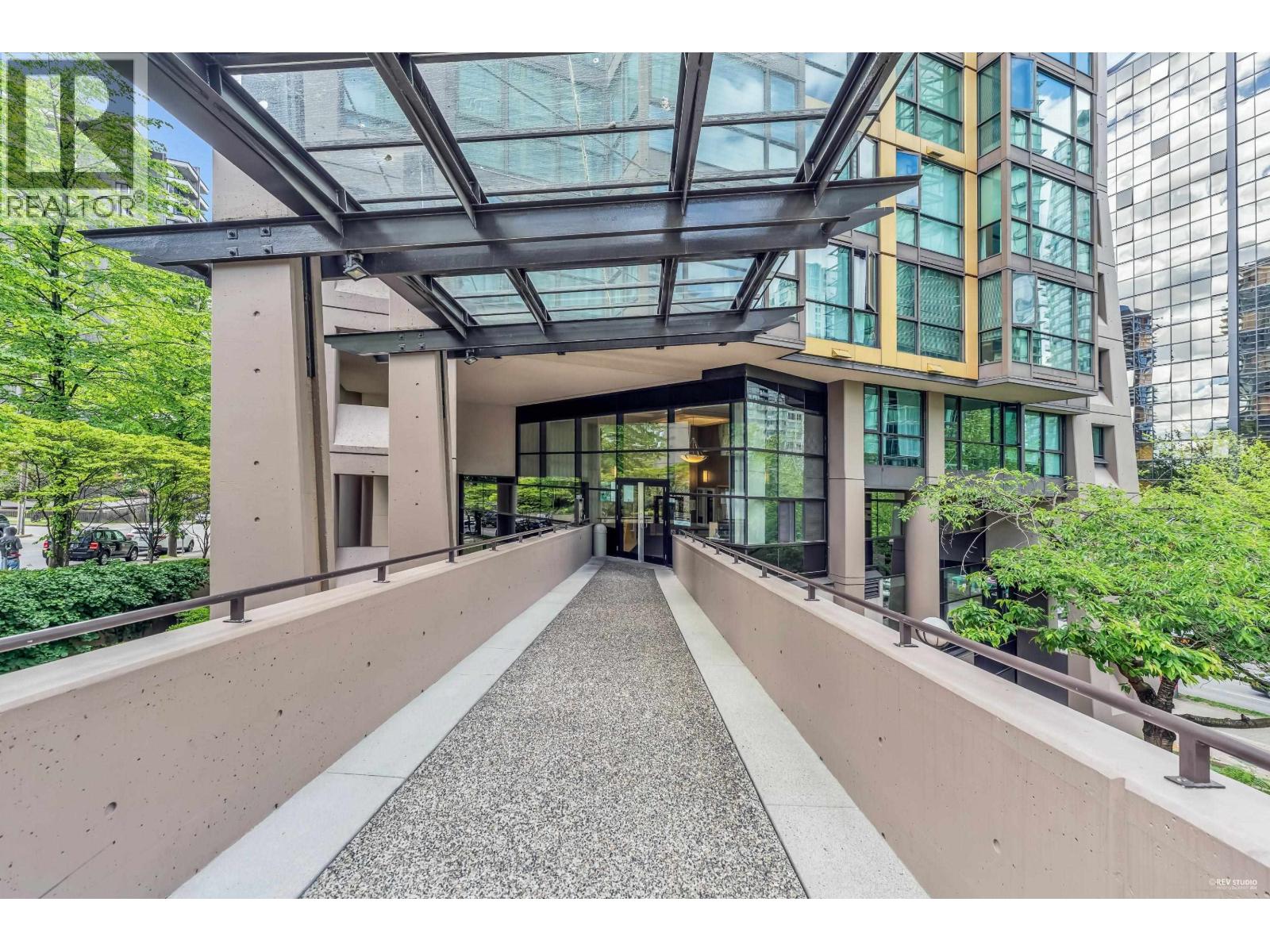 2302 1367 Alberni Street, Vancouver, British Columbia  V6E 4R9 - Photo 2 - R3174330