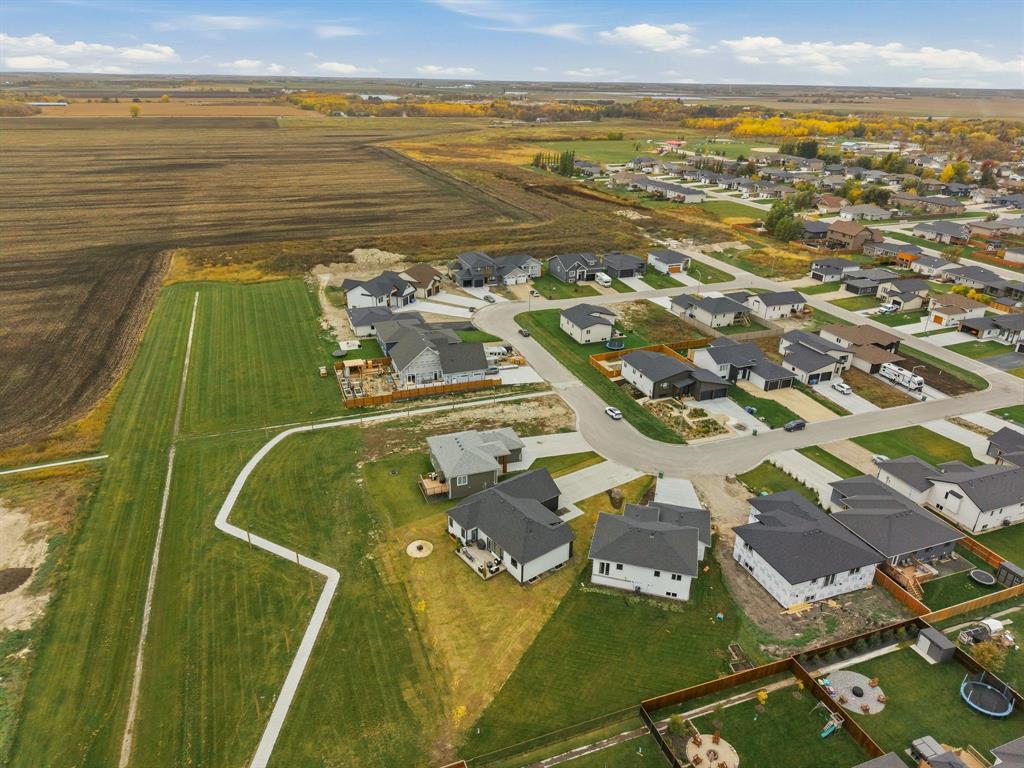 58 Harvest Bay, Blumenort, Manitoba  R0A 0C1 - Photo 40 - 202625413
